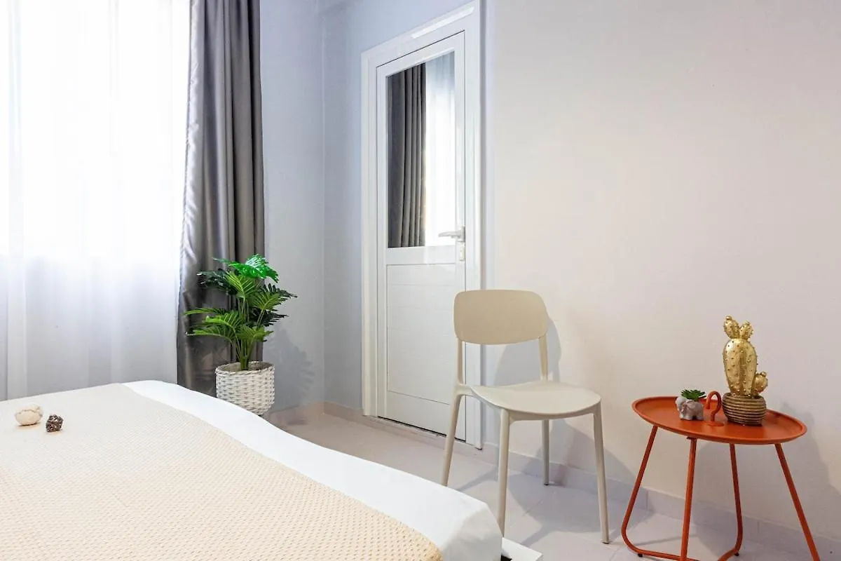 Apartamento Himara City 42 - Central & Beach Access